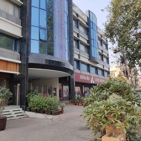 Hotel Crystal Palace Мератх Экстерьер фото