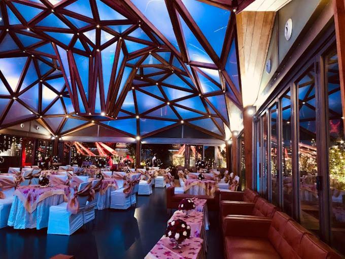 Hotel Crystal Palace Мератх Экстерьер фото